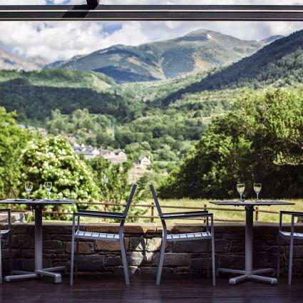 a Hostal La Plaça trobareu Cuina casolana amb productes de proximitat.