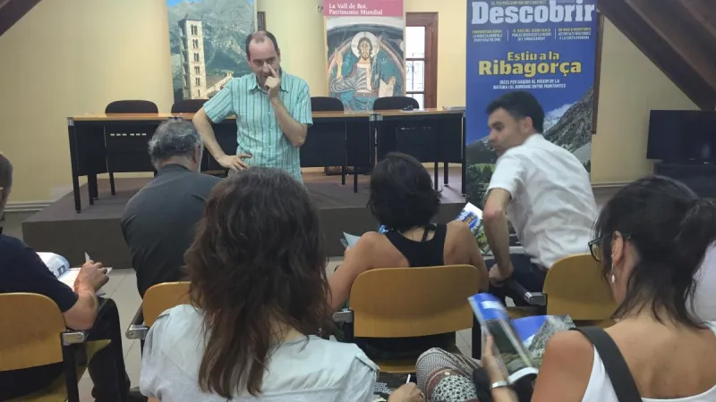 presentació revista Descobrir a Vall de Boí descobrircat.jpg